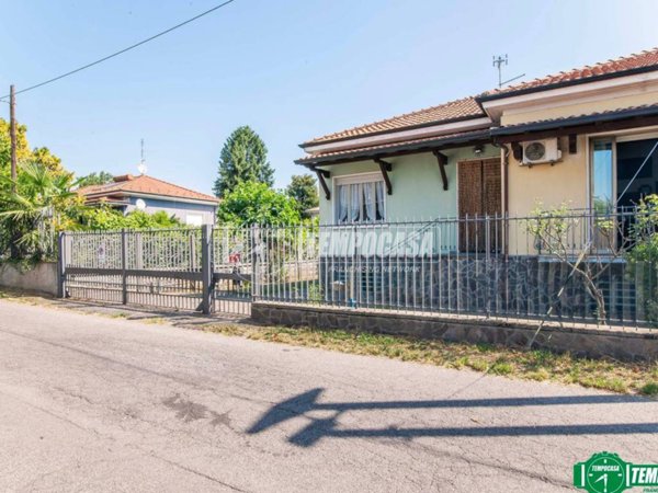 casa indipendente in vendita a Canegrate