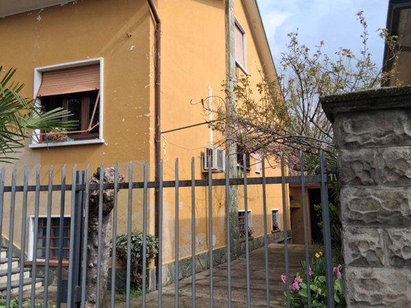 casa indipendente in vendita a Canegrate