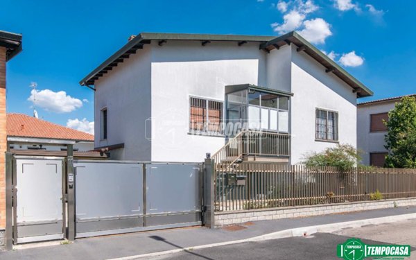 casa indipendente in vendita a Canegrate