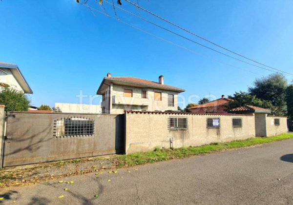 casa indipendente in vendita a Canegrate