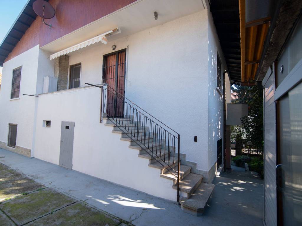 casa indipendente in vendita a Canegrate