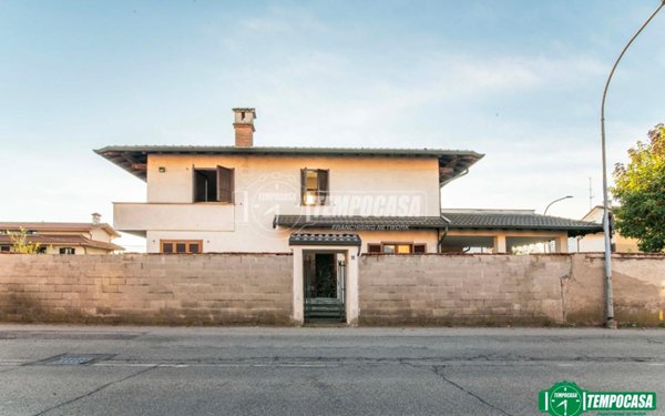 casa indipendente in vendita a Canegrate