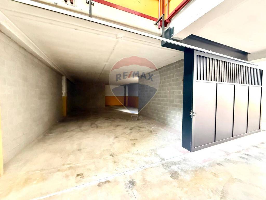 locale commerciale in vendita a Canegrate