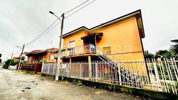 casa indipendente in vendita a Canegrate