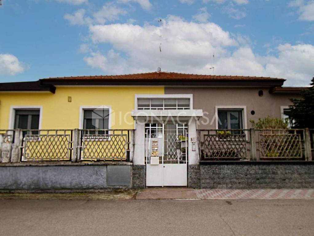casa indipendente in vendita a Canegrate