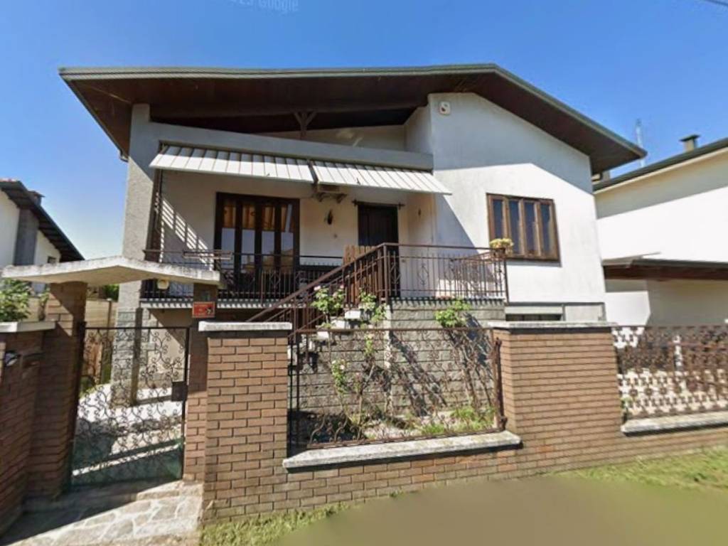 casa indipendente in vendita a Canegrate