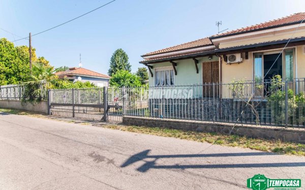 casa indipendente in vendita a Canegrate