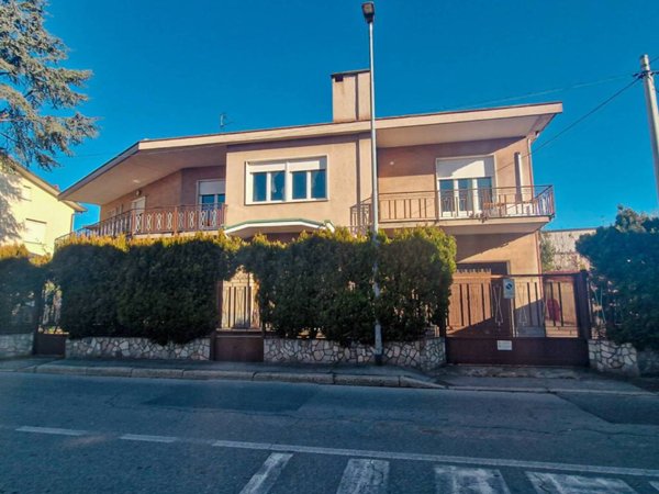 casa indipendente in vendita a Canegrate