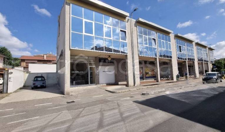 negozio in vendita a Canegrate