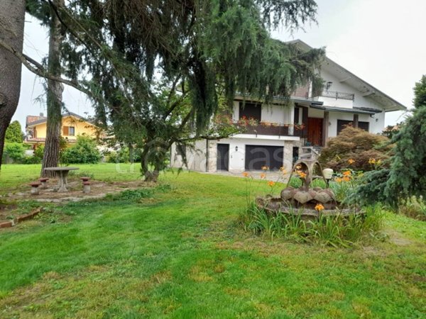 casa indipendente in vendita a Canegrate