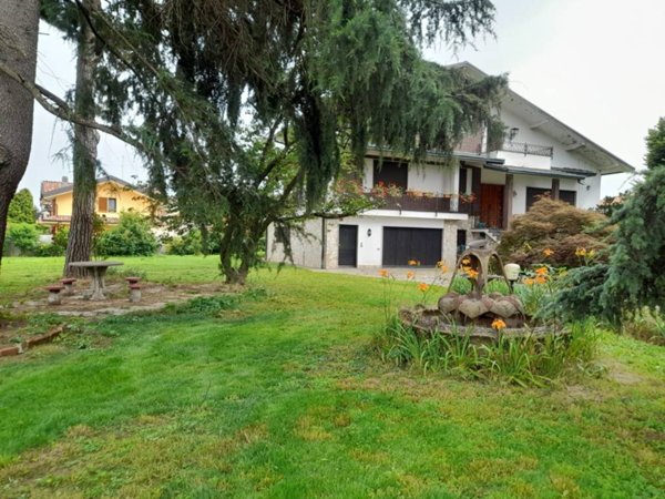 casa indipendente in vendita a Canegrate