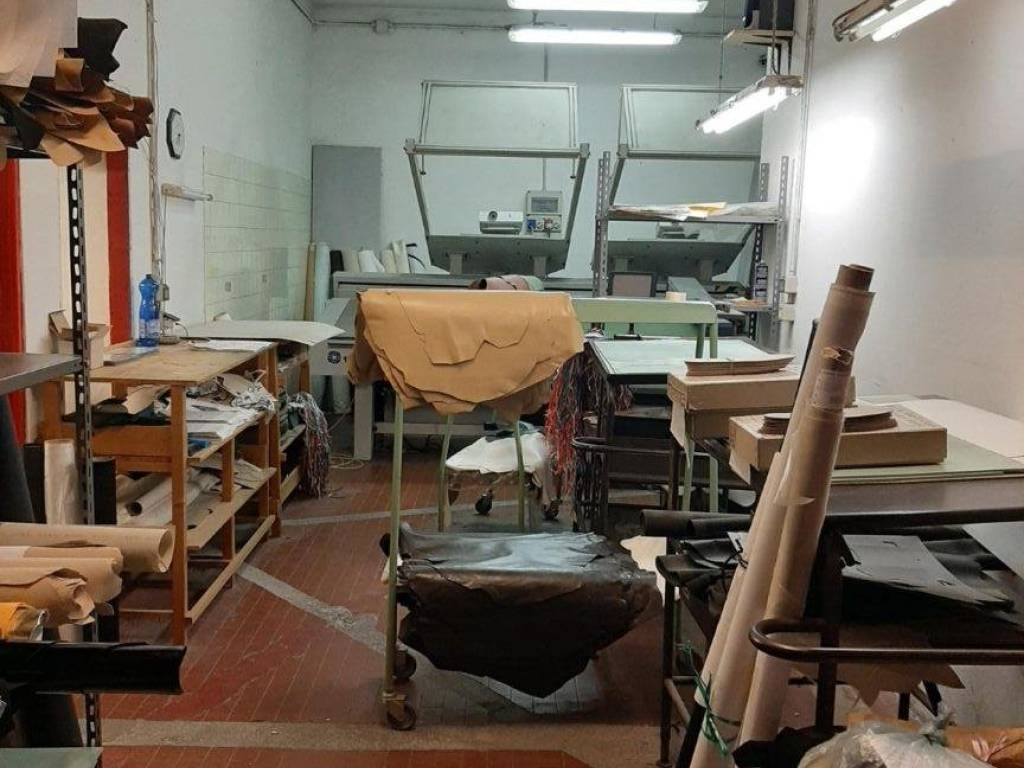 locale commerciale in vendita a Canegrate