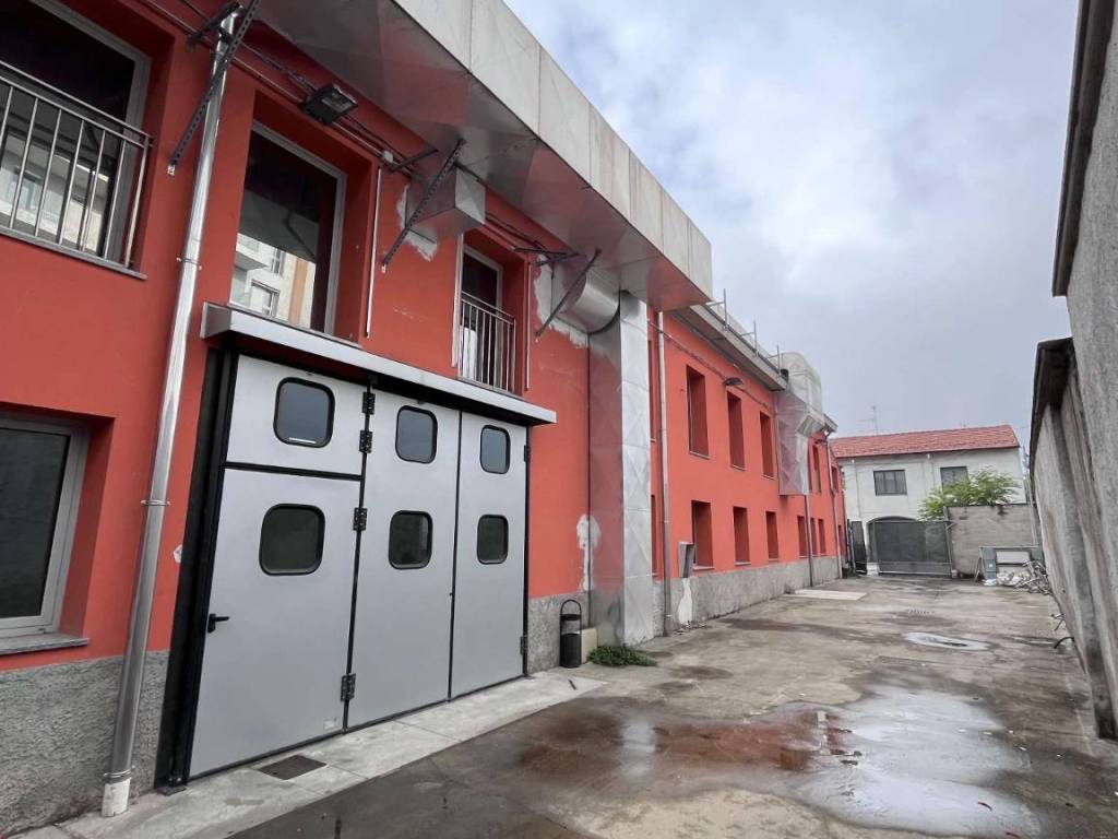 locale commerciale in vendita a Canegrate