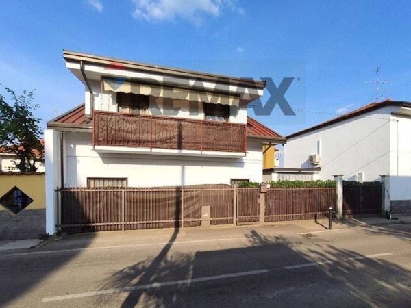 casa indipendente in vendita a Canegrate