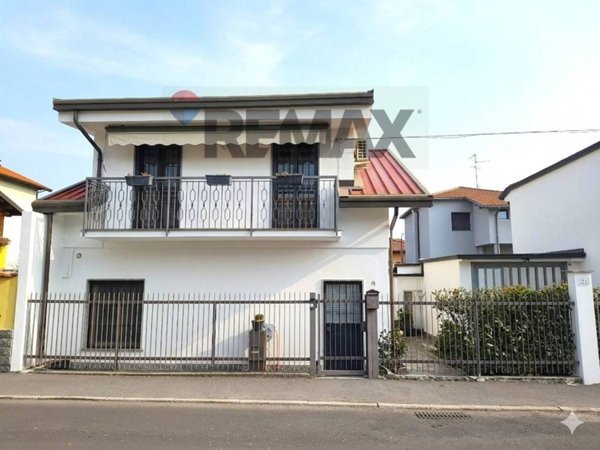 casa indipendente in vendita a Canegrate