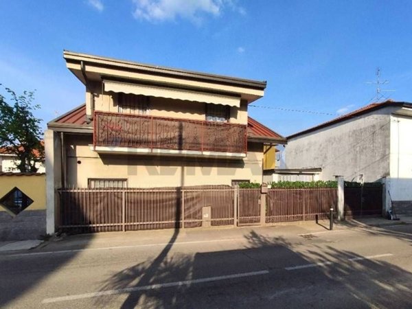 casa indipendente in vendita a Canegrate