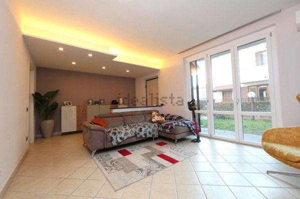 casa indipendente in vendita a Canegrate