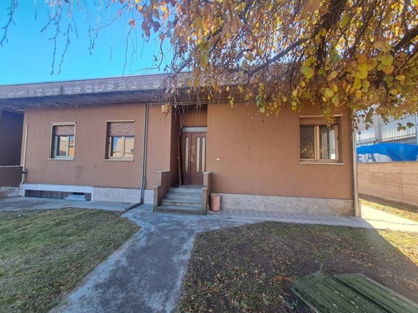 casa indipendente in vendita a Canegrate