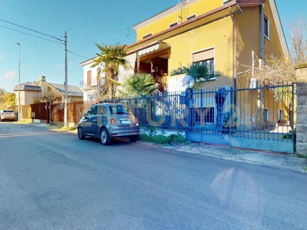 casa indipendente in vendita a Canegrate