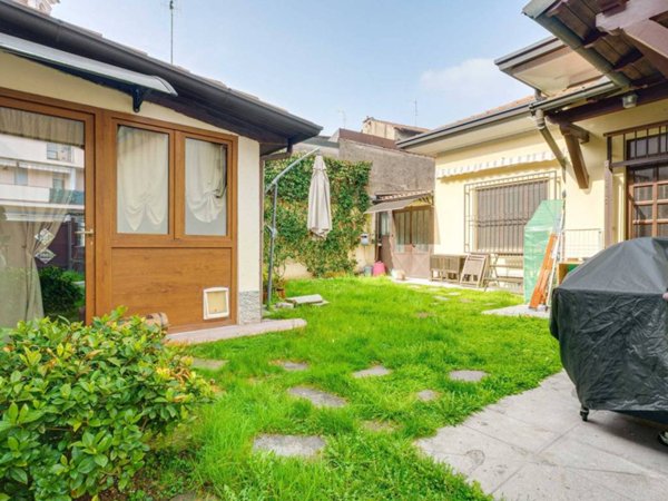 casa indipendente in vendita a Canegrate