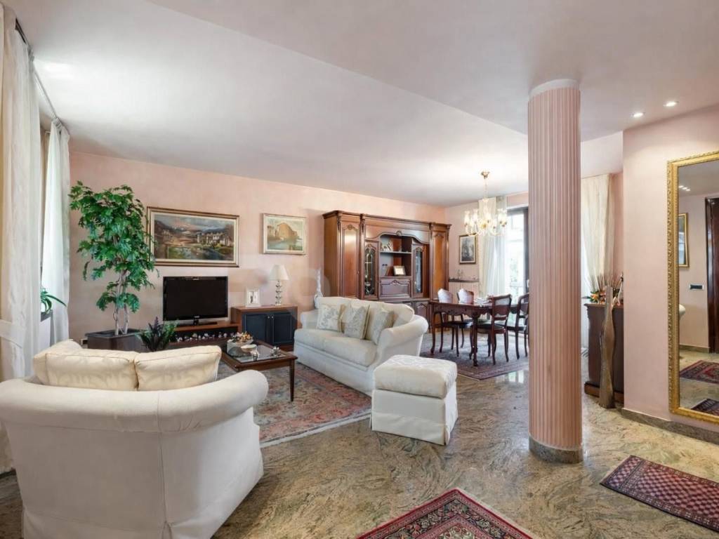 casa indipendente in vendita a Canegrate