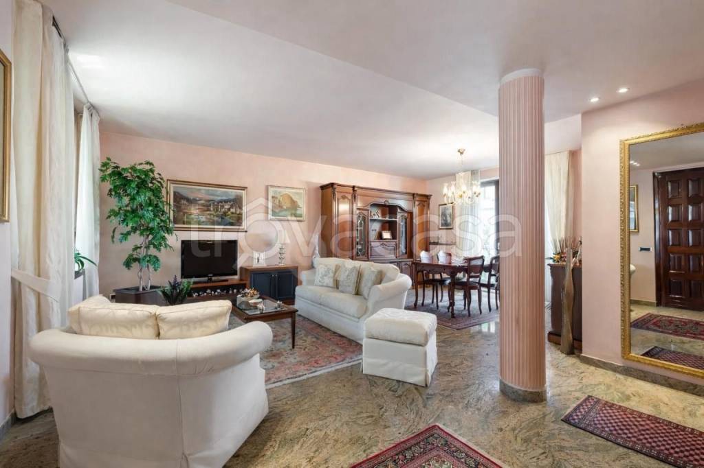 casa indipendente in vendita a Canegrate