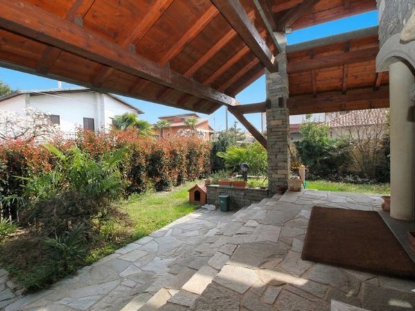casa indipendente in vendita a Canegrate