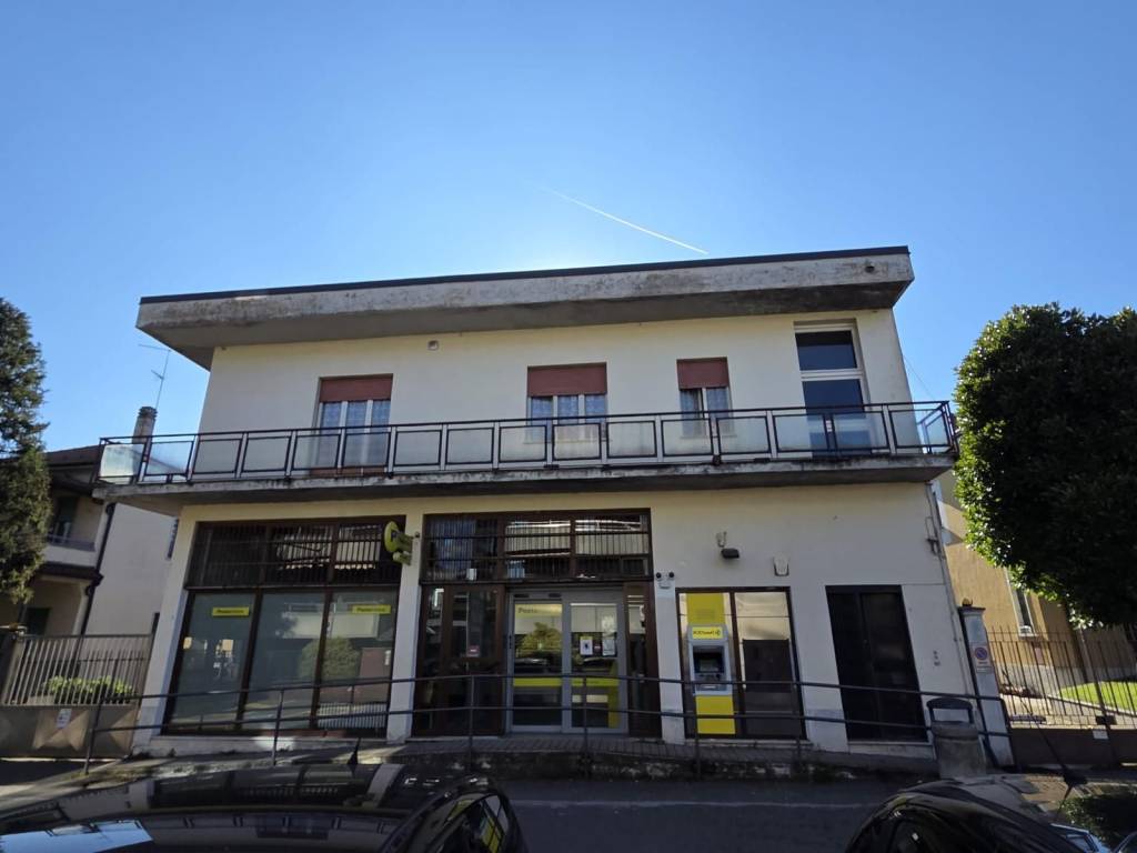 negozio in vendita a Canegrate