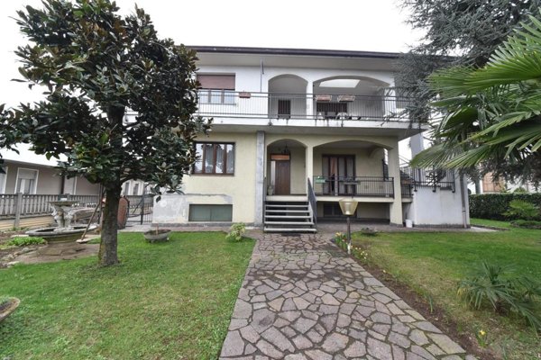 casa indipendente in vendita a Canegrate