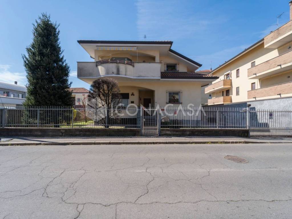 casa indipendente in vendita a Canegrate