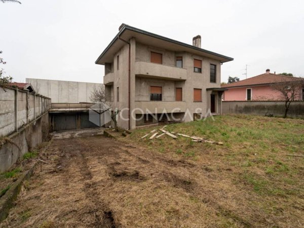 casa indipendente in vendita a Canegrate
