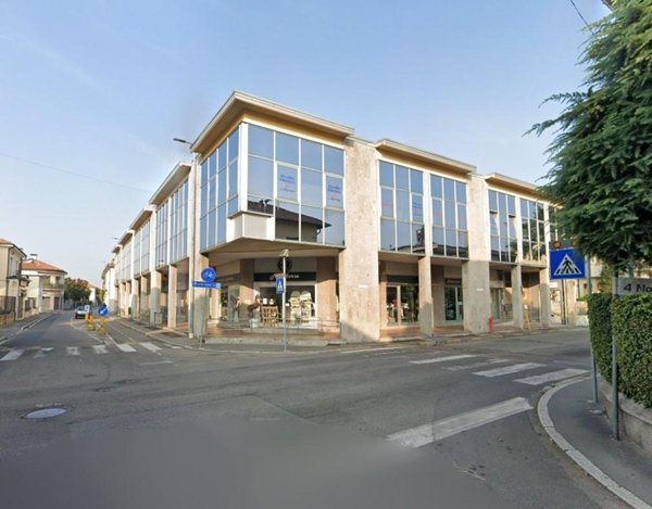 negozio in vendita a Canegrate