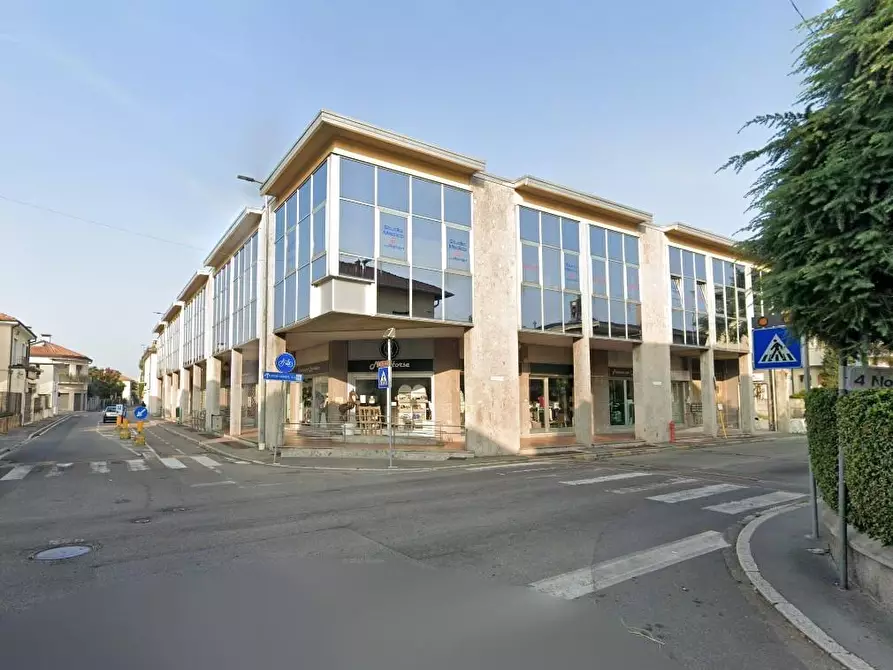 negozio in vendita a Canegrate