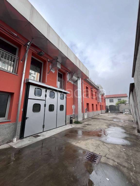 locale commerciale in vendita a Canegrate