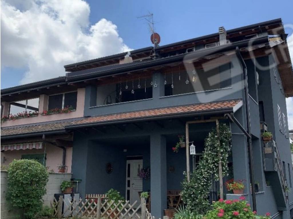 casa indipendente in vendita a Canegrate