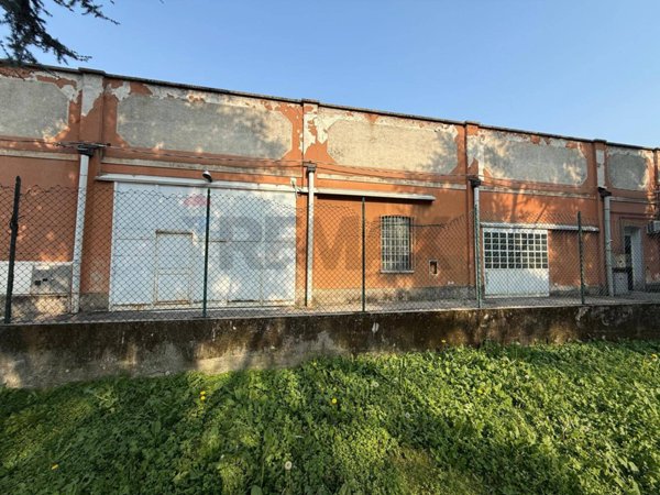 capannone in vendita a Canegrate