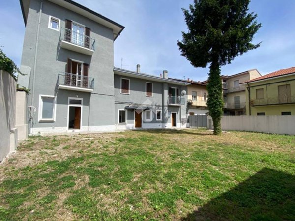 casa indipendente in vendita a Canegrate