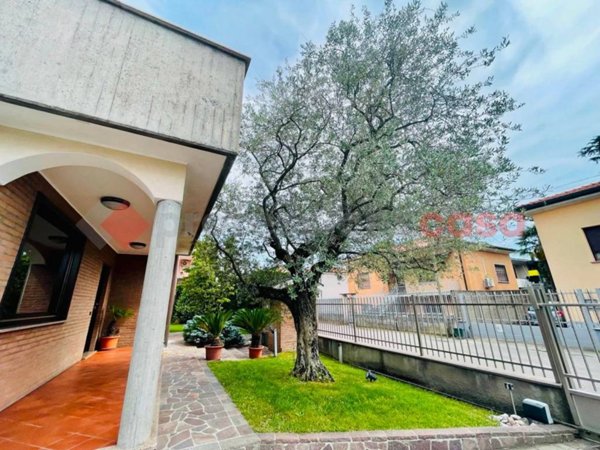 casa indipendente in vendita a Canegrate