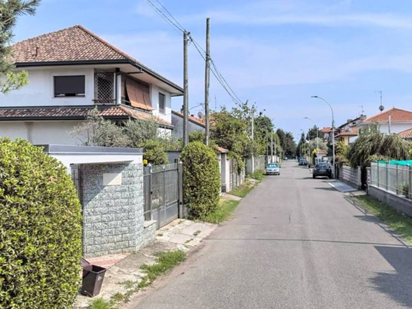 casa indipendente in vendita a Canegrate