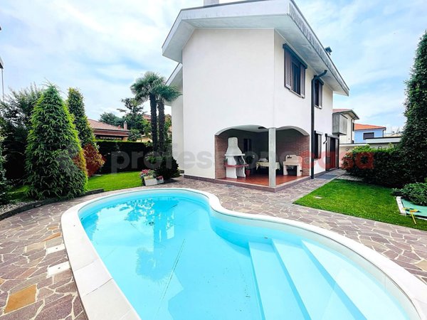 casa indipendente in vendita a Canegrate