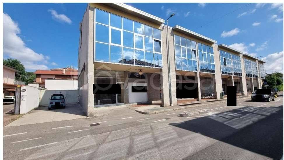 negozio in vendita a Canegrate