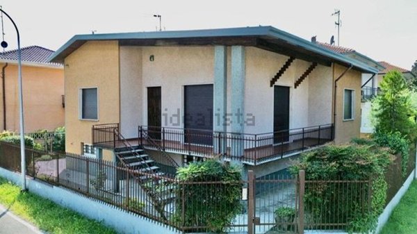 casa indipendente in vendita a Canegrate