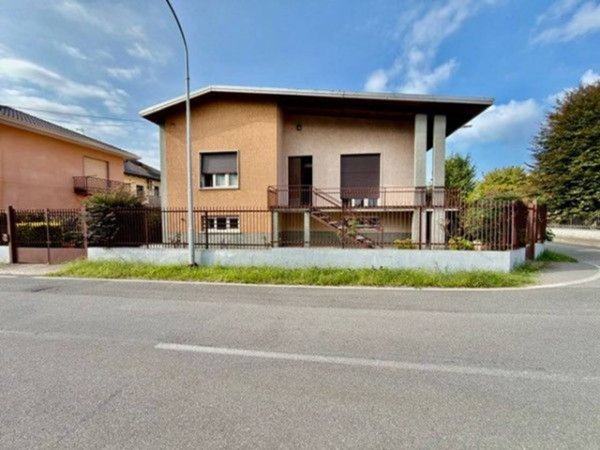 casa indipendente in vendita a Canegrate