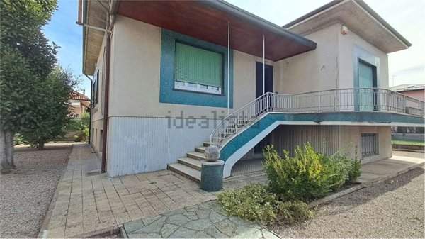 casa indipendente in vendita a Canegrate