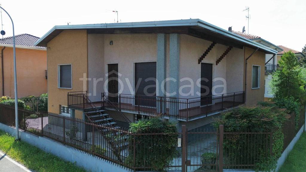 casa indipendente in vendita a Canegrate