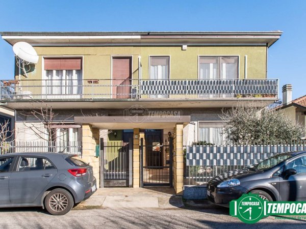 casa indipendente in vendita a Canegrate