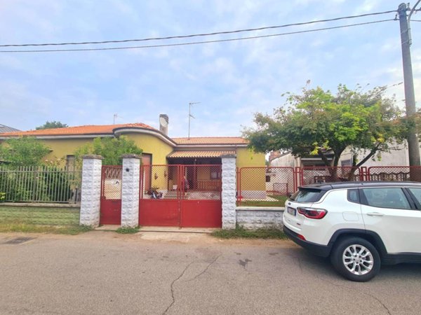 casa indipendente in vendita a Canegrate