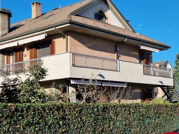 casa indipendente in vendita a Carpiano