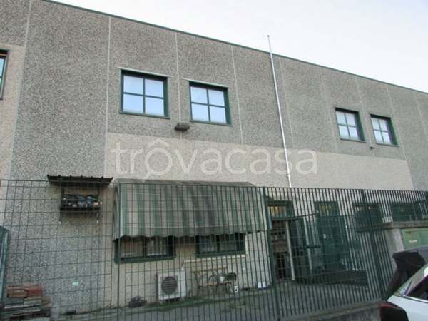 locale commerciale in vendita a Carpiano