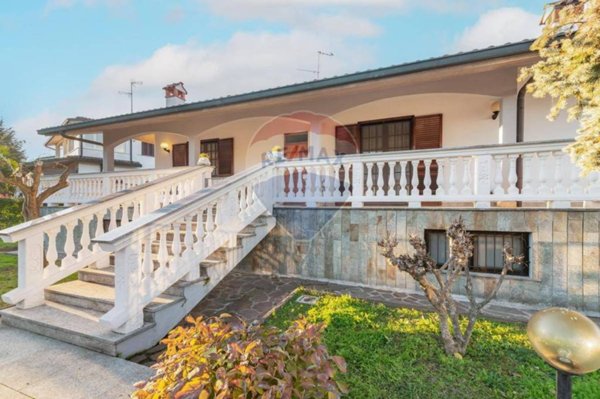 casa indipendente in vendita a Carpiano